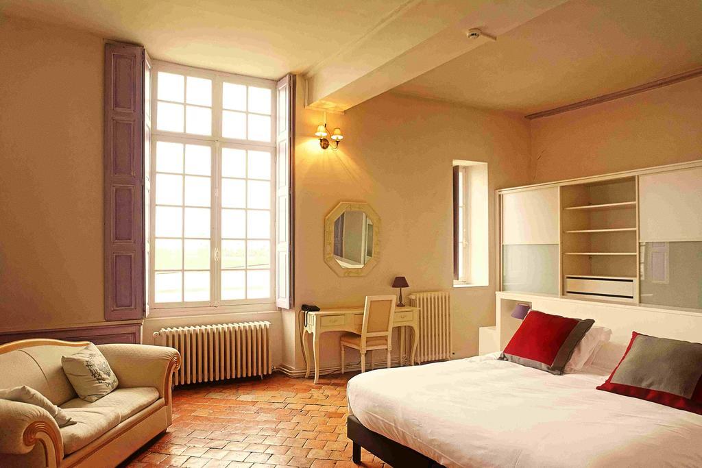 Logis Hotel Le Relais Louis XI Мьон-сюр-Лоар Екстериор снимка